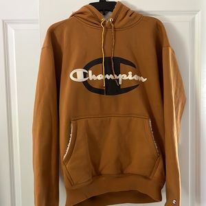 Men’s collab timberland champion winter hoodie.  Size medium